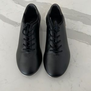 Tap shoes